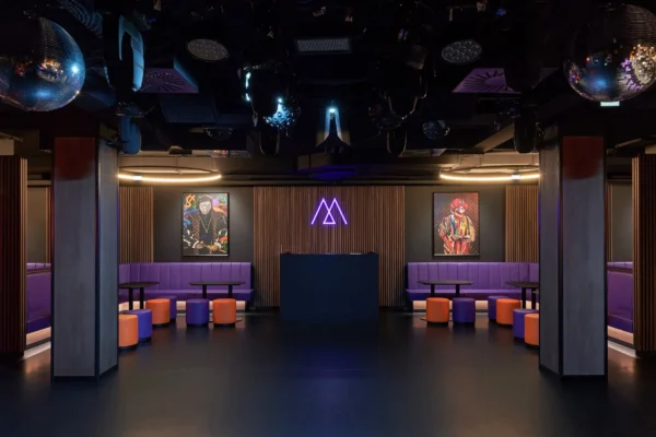 MOON BAR – Nassfeld © BoysPlayNICE